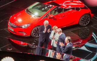 Angela Merkel & Volker Bouffier mit Opel-Chef Neumann und VDA-Chef Wissmann Angela Merkel & Volker Bouffier mit Opel-Chef Neumann und VDA-Chef Wissmann