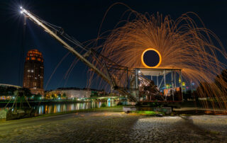 Lichtkunst Hafenkran Weseler Werft-02