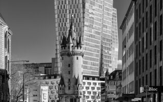 Eschenheimer Turm & Palais Quartier Schwarz-Weiß