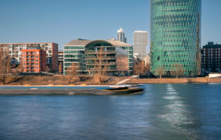 Mainufer Westhafen Frankfurt